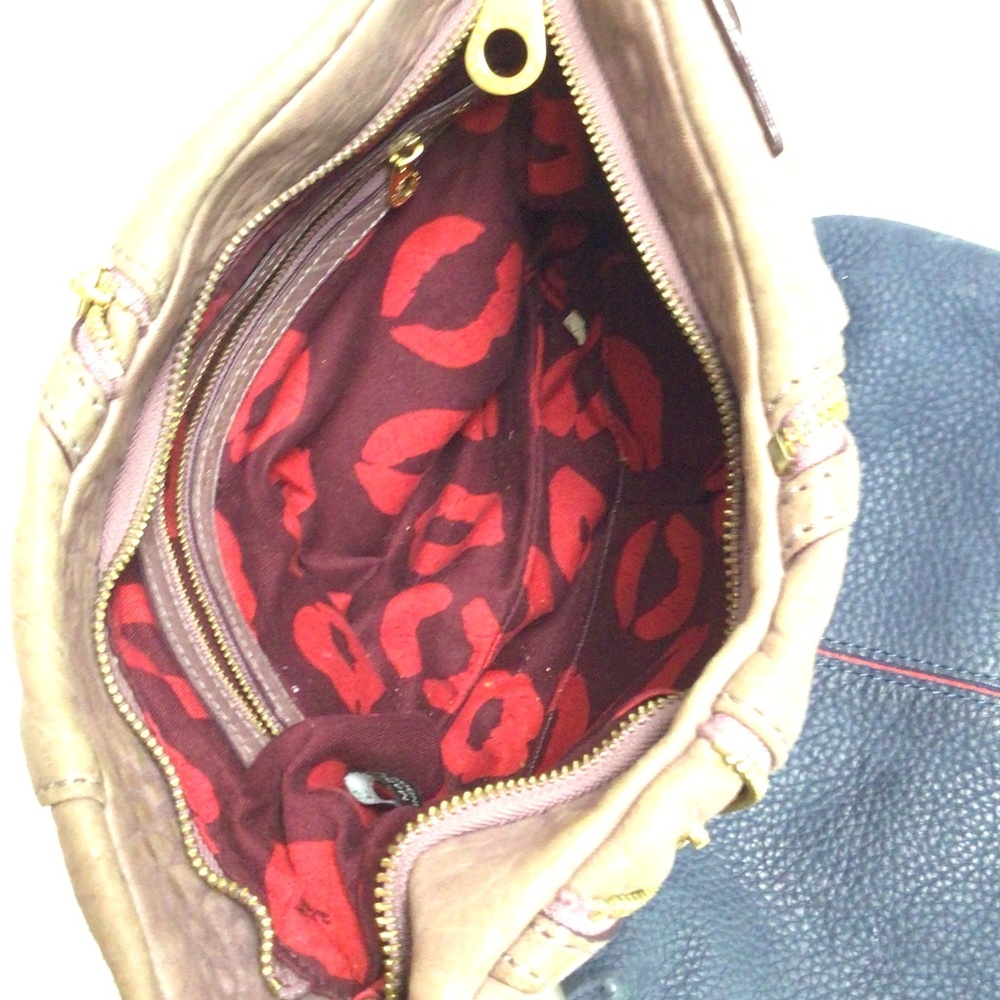 Marc Jacobs Mauve Taupe Leather Crossbody Bag with Gold Hardware - Picture 4 of 7